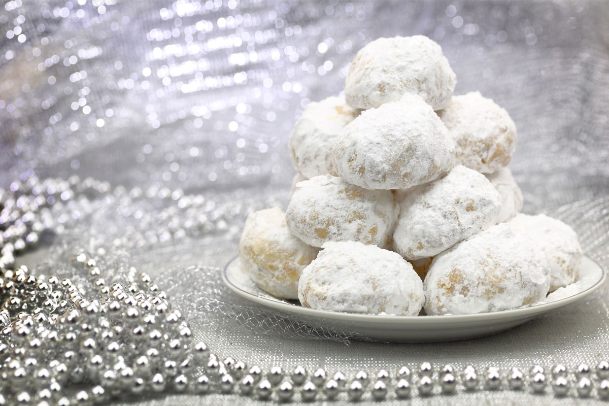 Kourabiedes Greece Christmas treats