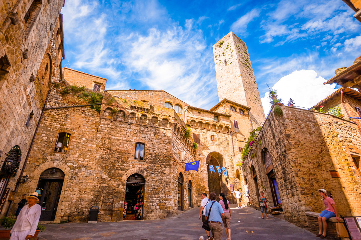 San_Gimignano_Italy_ExpatExplore