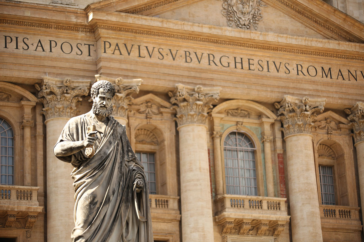 St_Peter_Statue_Expat_Explore