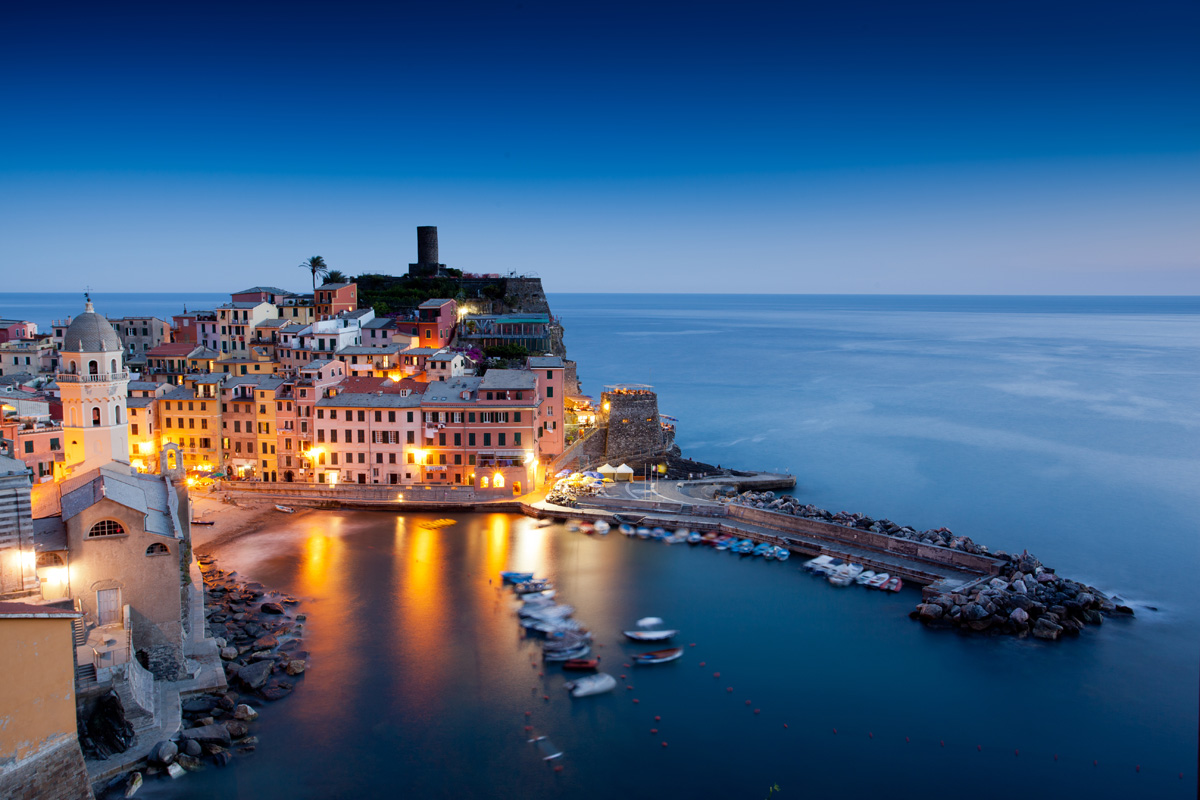 Vernazza_Night_ExpatExplore