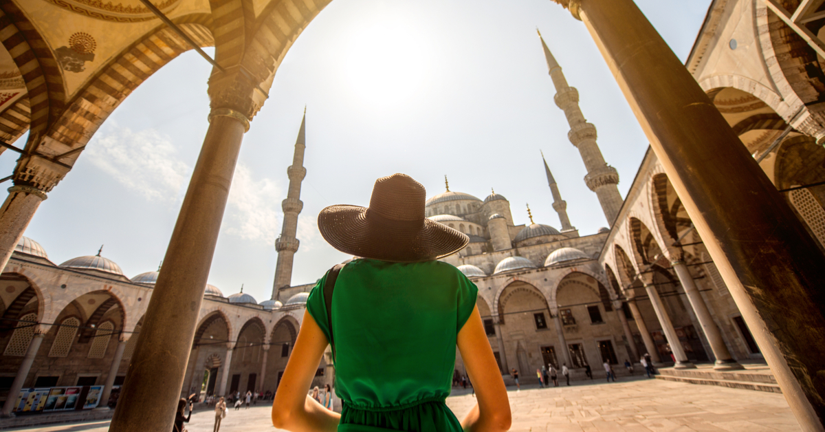 blue mosque in Istanbul - Turkey bus tour - expat explore