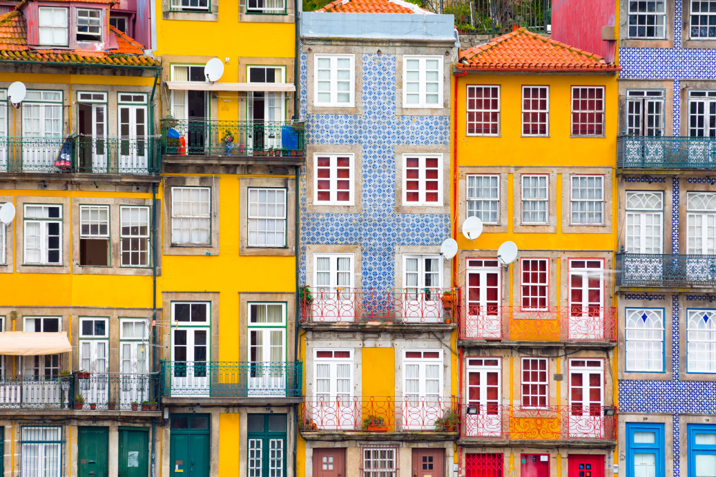colorful houses in portugal - portugal tour - expat explore