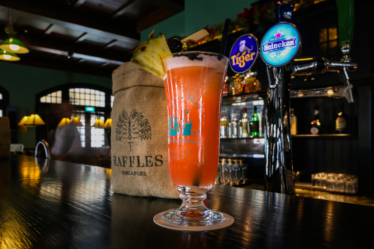 Singapore sling cocktails at Raffles Hotel Long Bar in Singapore