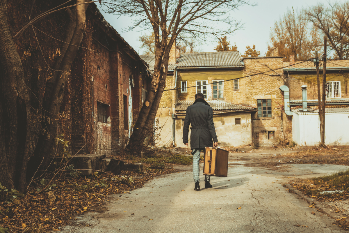 New Year’s Tradition of carrying empty suitcase in Colombia