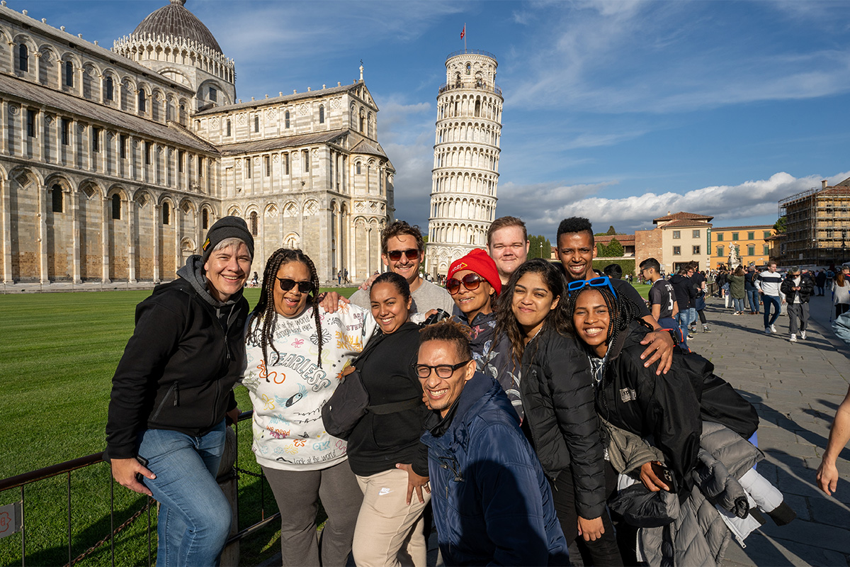Group in front of the Leaning Tower of Pisa
